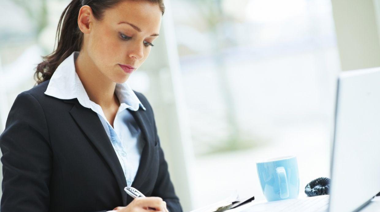 Profesional de Secretariado Ejecutivo trabajando